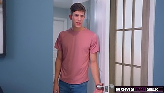 Stepmom Sadie Holmes Teaches Stepson About Pleasing Himself With A Real Penis - S20:E6