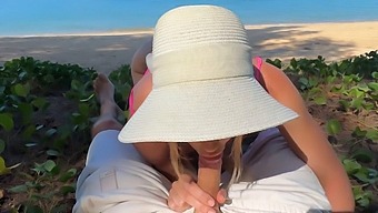 Russian Amateur Couple'S First Time On The Beach